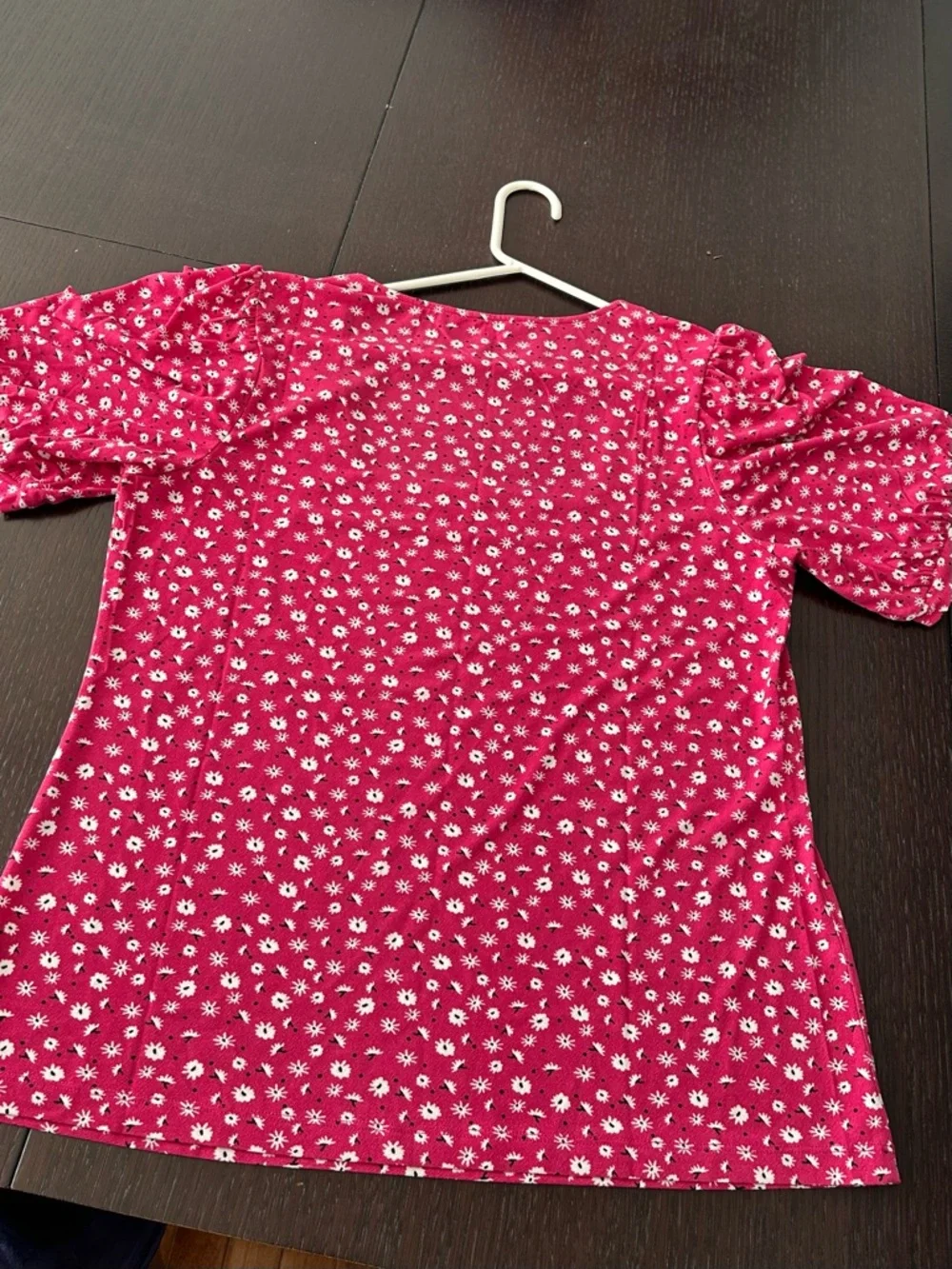 Cleo Square Neck All-Over Floral Puff-Sleeve Top in Berry Size L - Picture 7 of 10